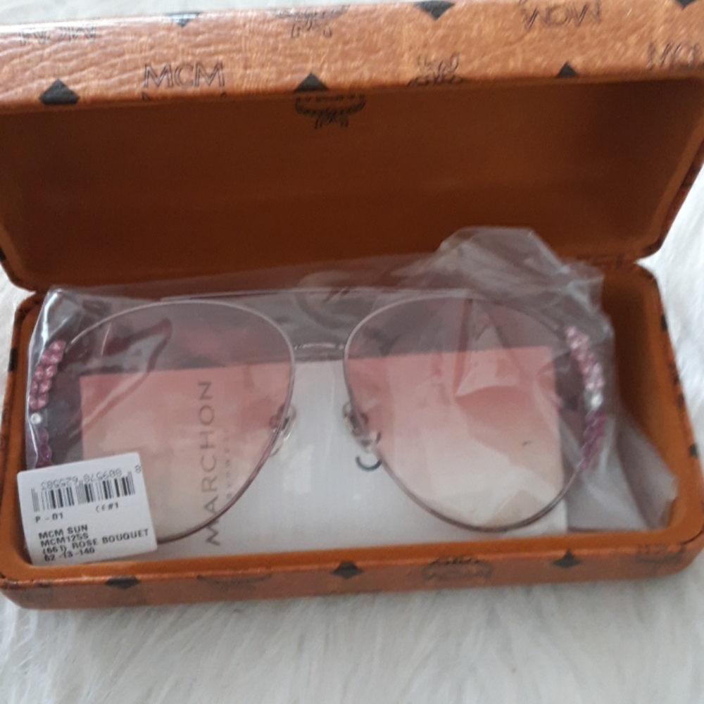 New MCM Aviator Sunglasses - Picture 4 of 6